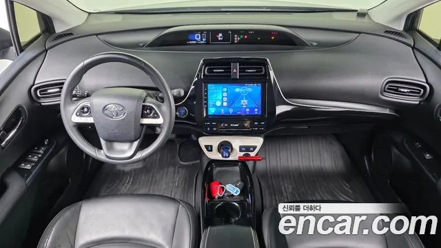 Toyota Prius — интерьер