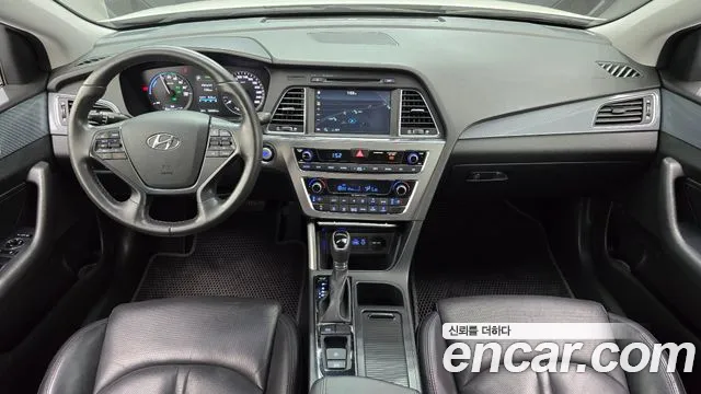 Hyundai Sonata — интерьер