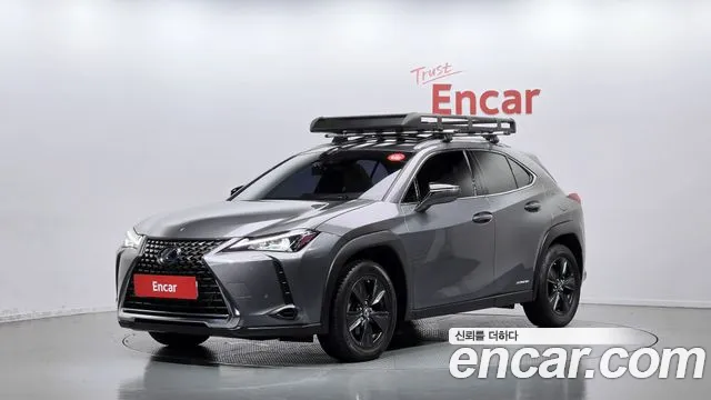 Lexus UX — экстерьер