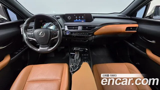 Lexus UX — интерьер