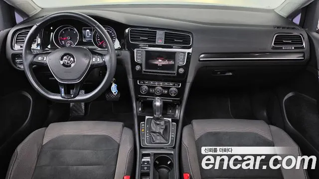 Volkswagen Golf — интерьер