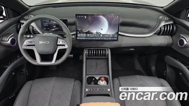 BYD Atto 3 — интерьер