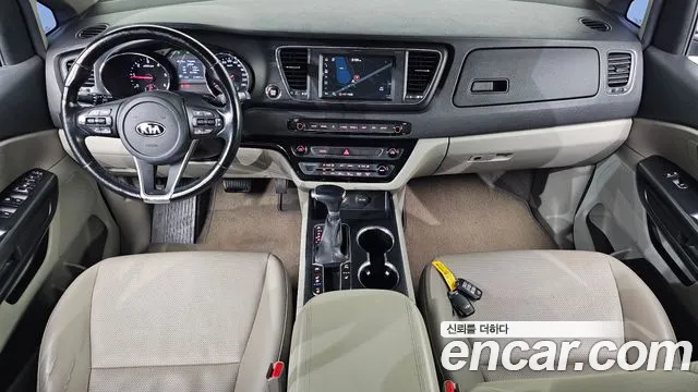 Kia Carnival — интерьер