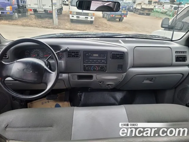 Ford F-350 — интерьер