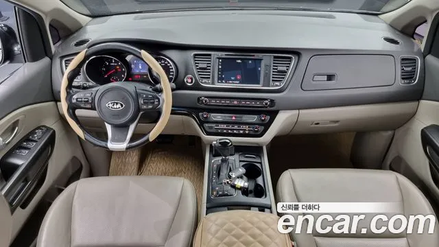 Kia Carnival — интерьер