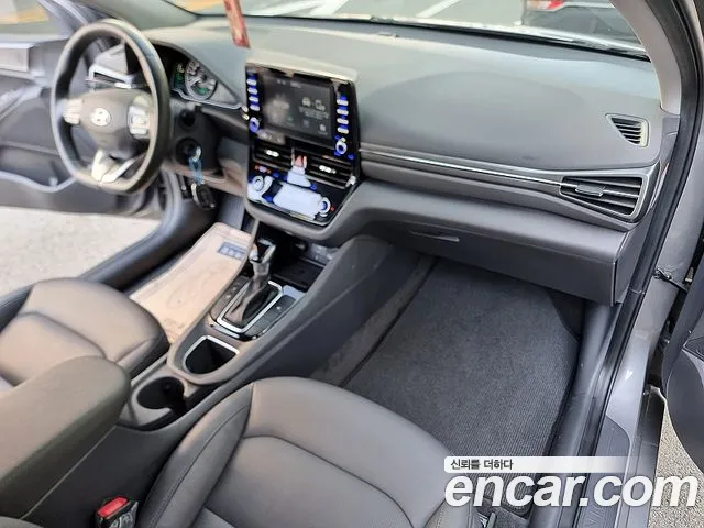 Hyundai Ioniq — интерьер