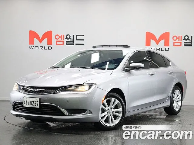 Chrysler 200