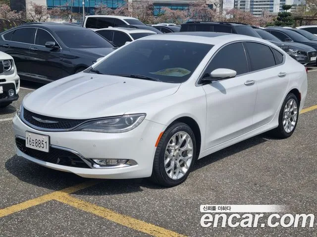 Chrysler 200