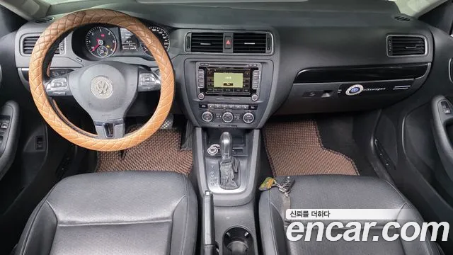 Volkswagen Jetta — интерьер