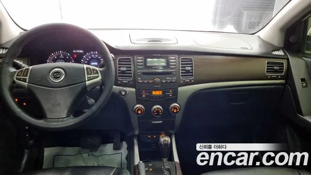 KG Mobility Korando — интерьер