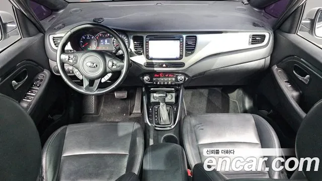 Kia Carens — интерьер