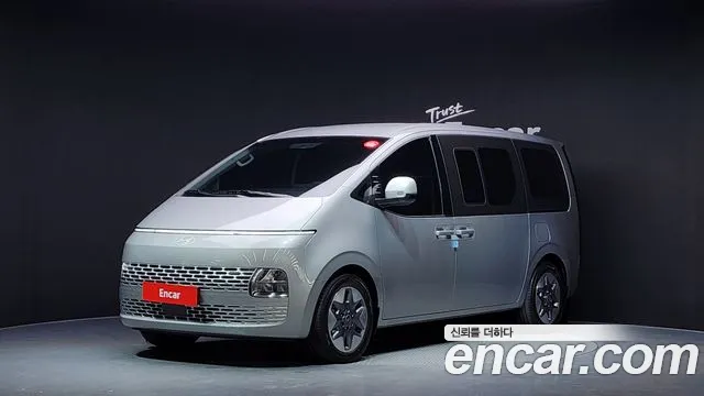 Hyundai Staria