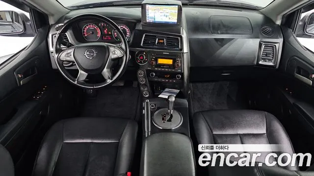 KG Mobility Korando — интерьер