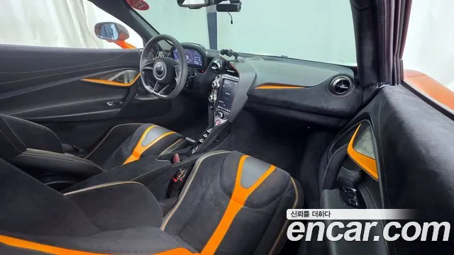 McLaren 720S — интерьер