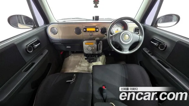 Suzuki Alto Lapin — интерьер