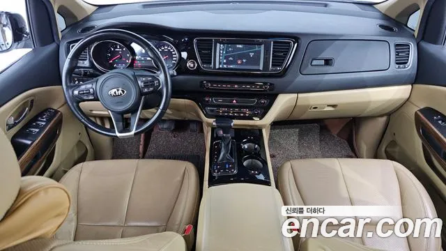 Kia Carnival — интерьер