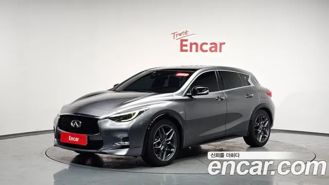 Infiniti Q30
