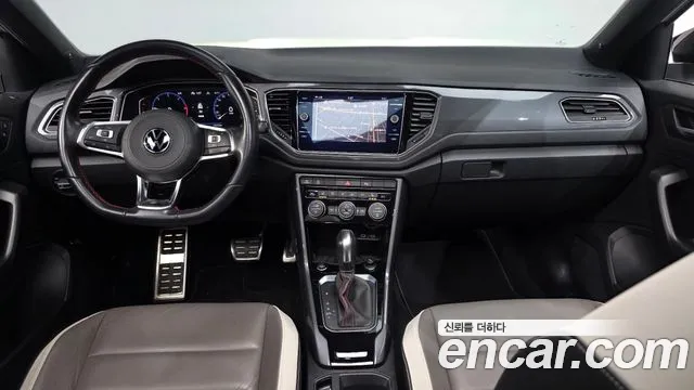 Volkswagen T-Roc — интерьер