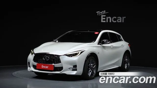 Infiniti Q30