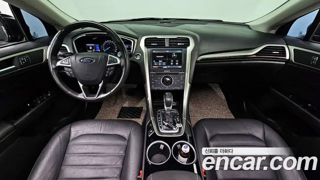 Ford Fusion — интерьер