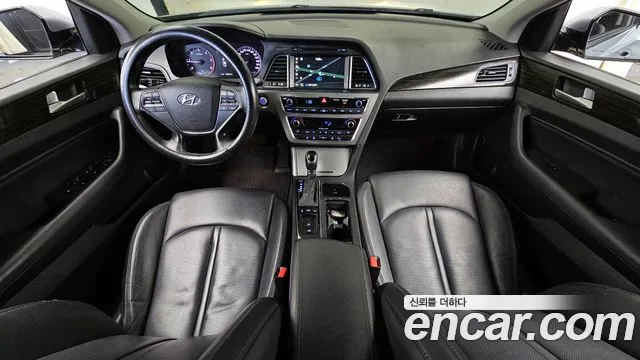 Hyundai Sonata — интерьер