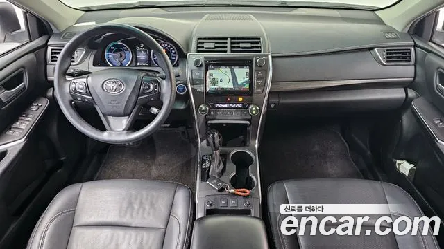 Toyota Camry — интерьер