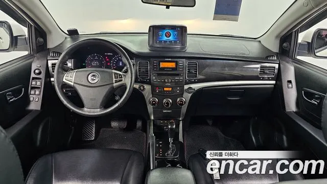 KG Mobility Korando — интерьер
