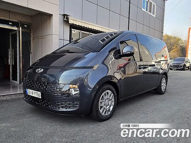 Hyundai Staria