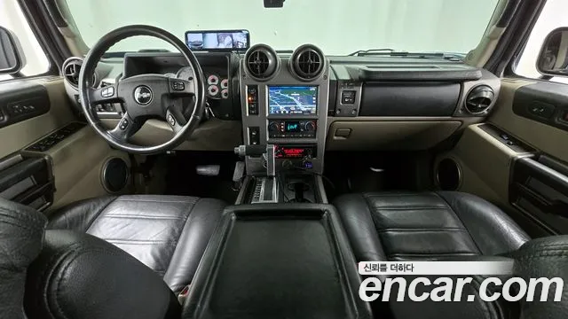 Hummer H2 — интерьер
