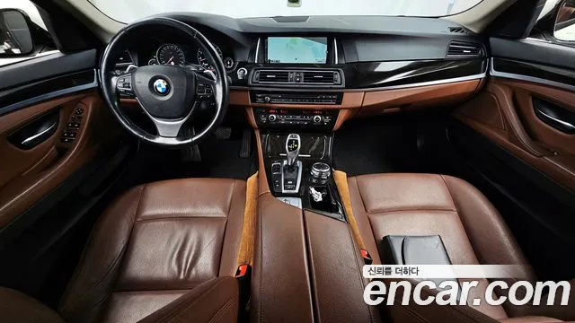 BMW 5 серия — интерьер