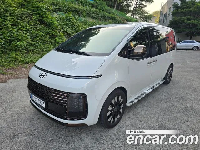 Hyundai Staria
