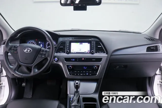 Hyundai Sonata — интерьер