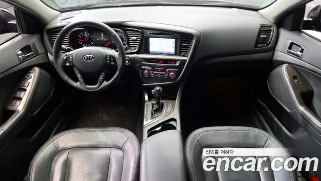 Kia K5 — интерьер