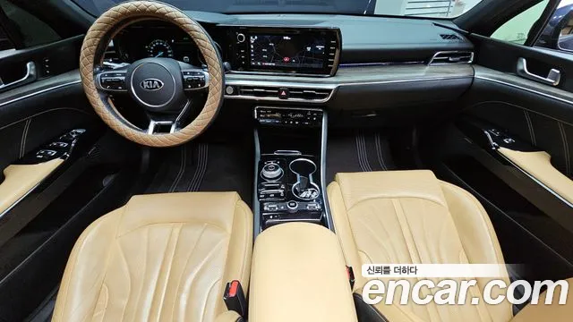 Kia K5 — интерьер