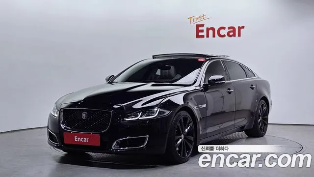 Jaguar XJ