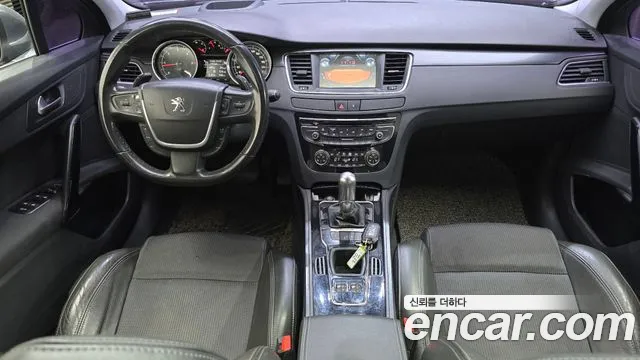 Peugeot 508 — интерьер