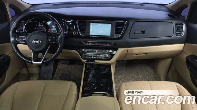 Kia Carnival — интерьер