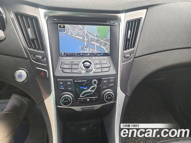 Hyundai Sonata — интерьер