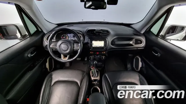 Jeep Renegade — интерьер