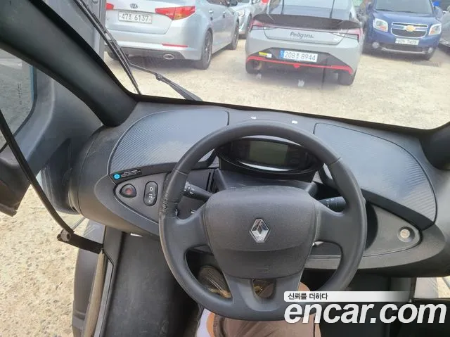 Renault Korea Twizy — интерьер