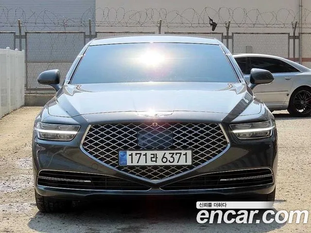 Genesis G90
