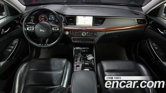 Kia K7 — интерьер