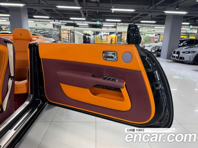 Rolls-Royce Dawn — интерьер