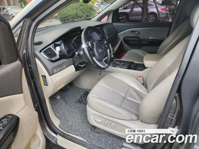 Kia Carnival — интерьер