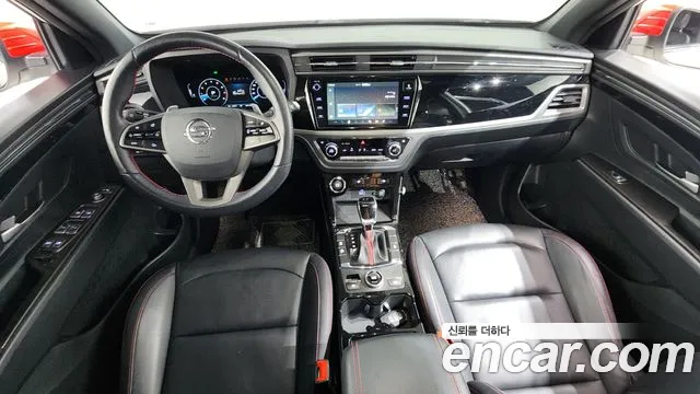 KG Mobility Korando — интерьер