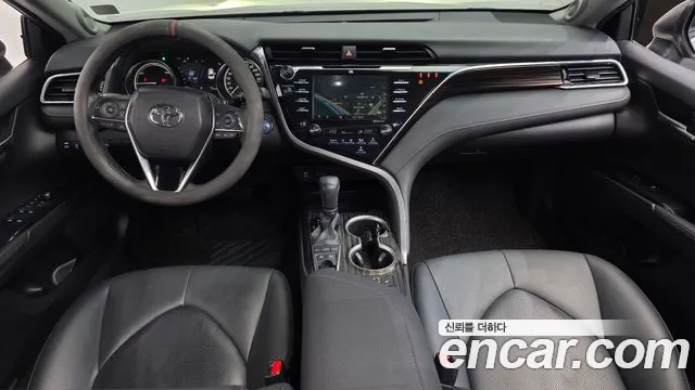 Toyota Camry — интерьер