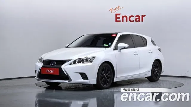 Lexus CT200h