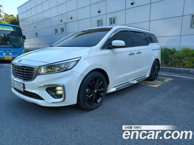 Kia Carnival — экстерьер