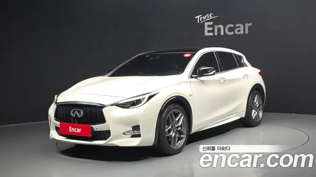 Infiniti Q30