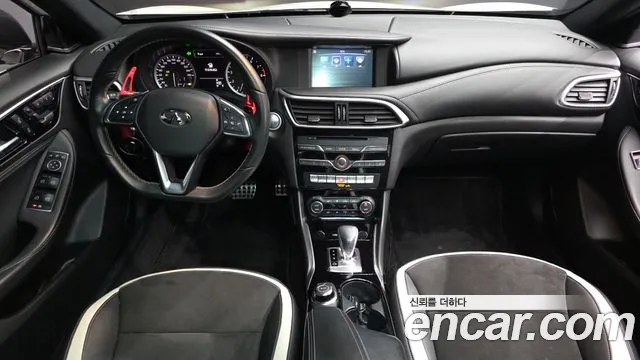 Infiniti Q30 — интерьер